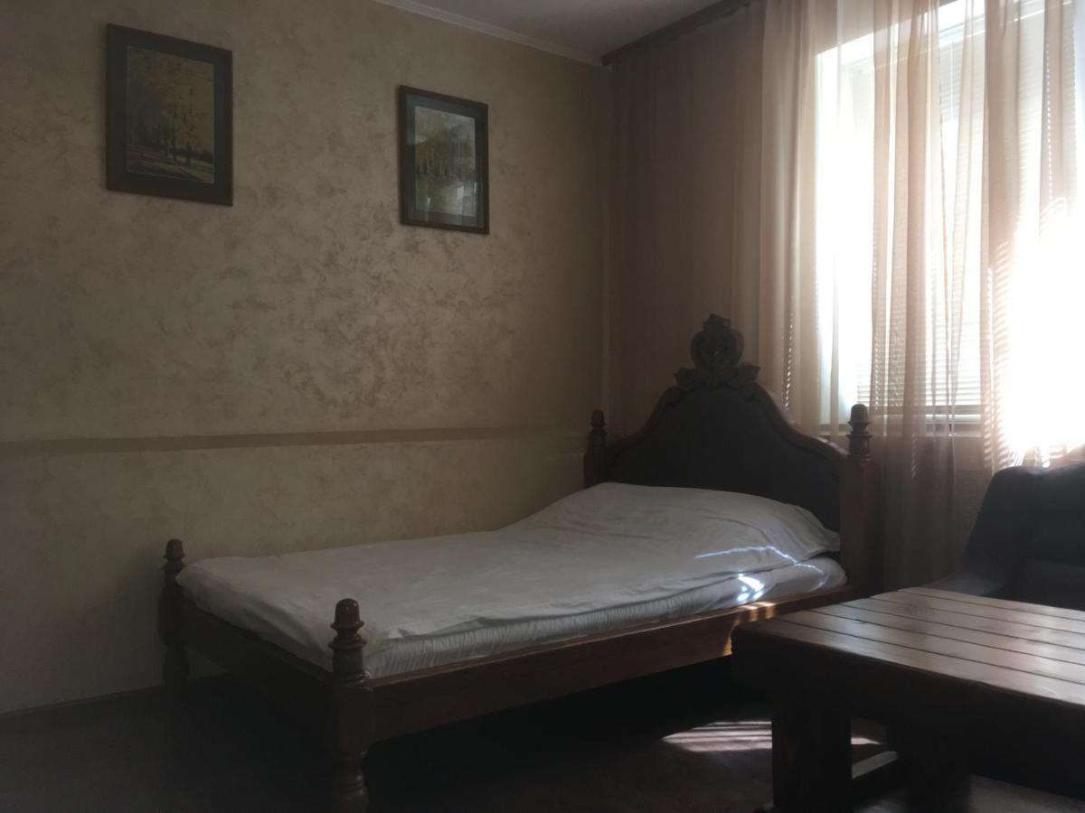 Міні-Готель Нептун Rivne Extérieur photo