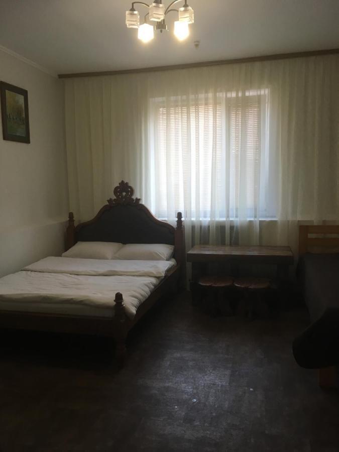 Міні-Готель Нептун Rivne Extérieur photo